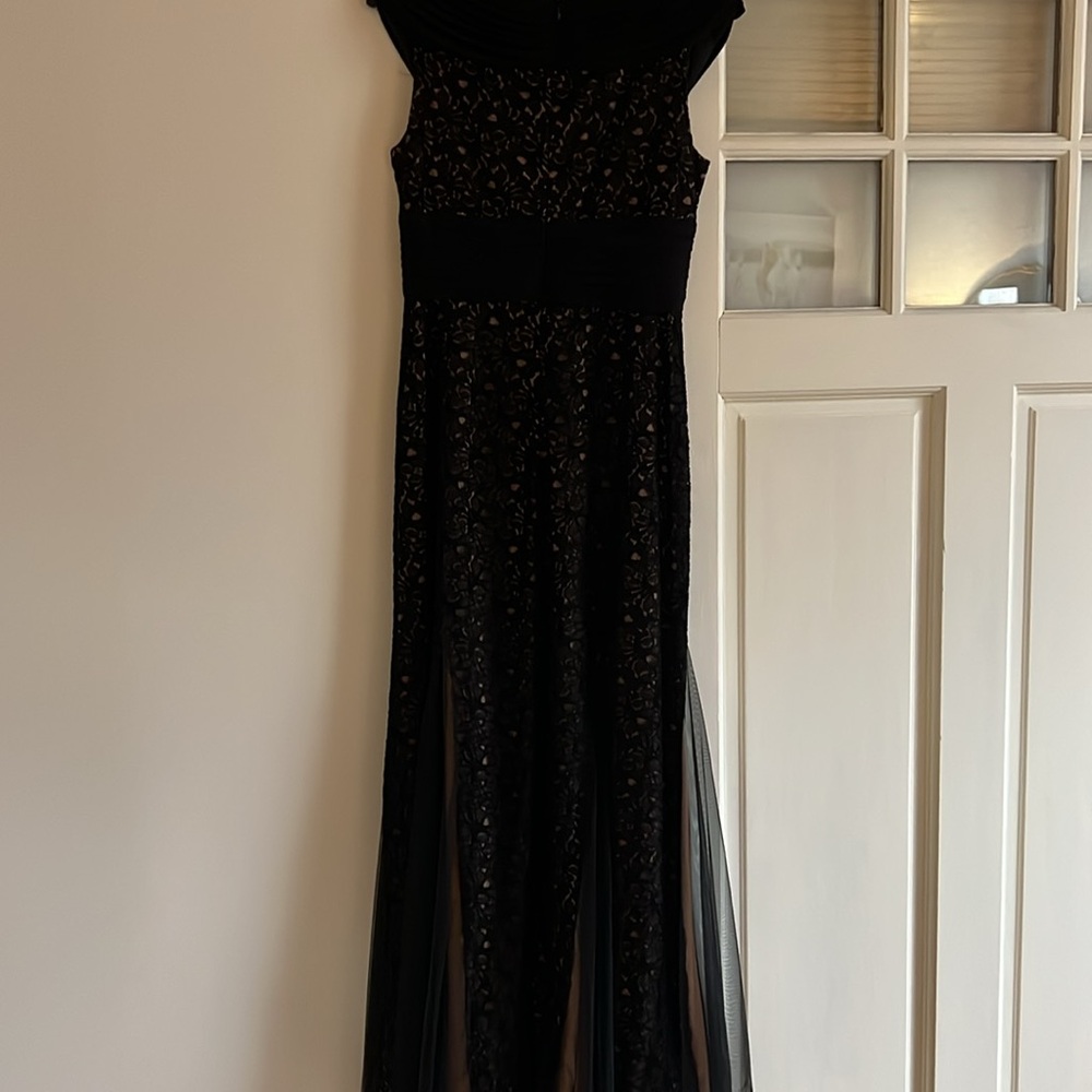 Formal dress in black - Picture 7 of 7